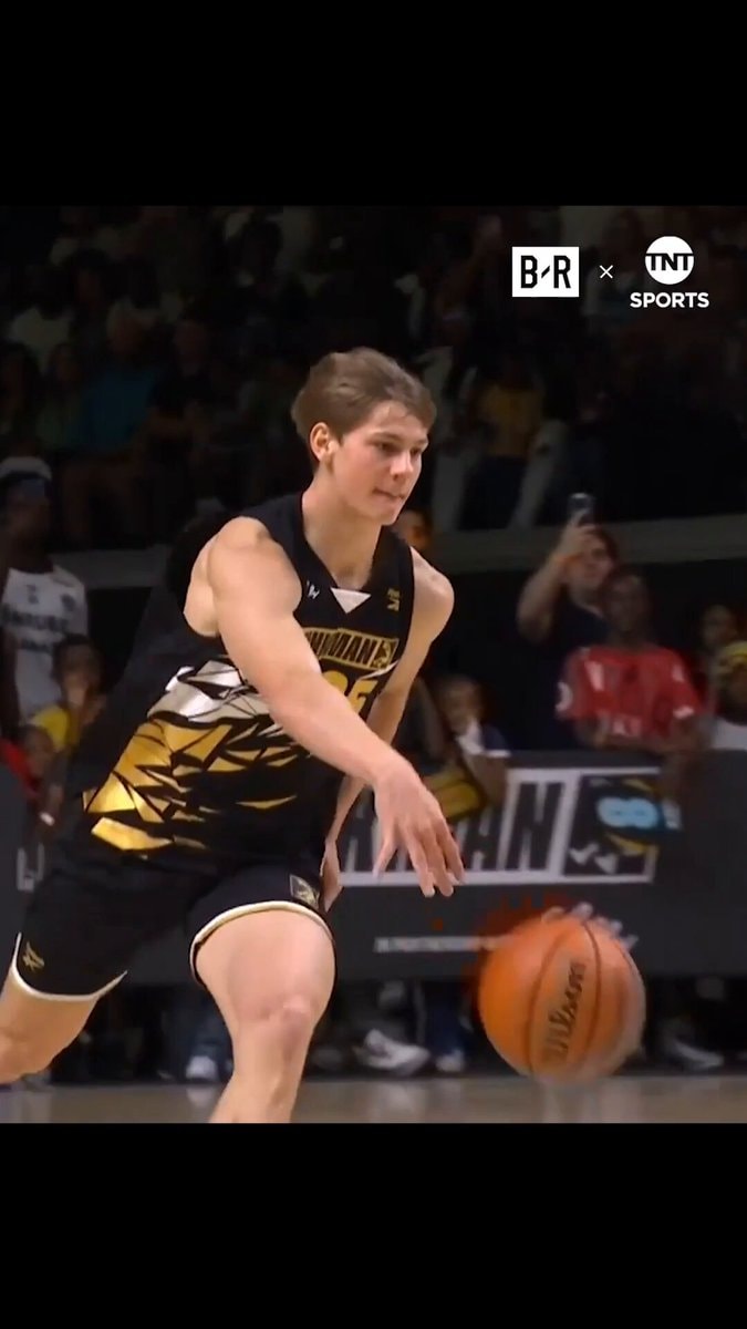 Cam Hazzard accounting intern dunk
