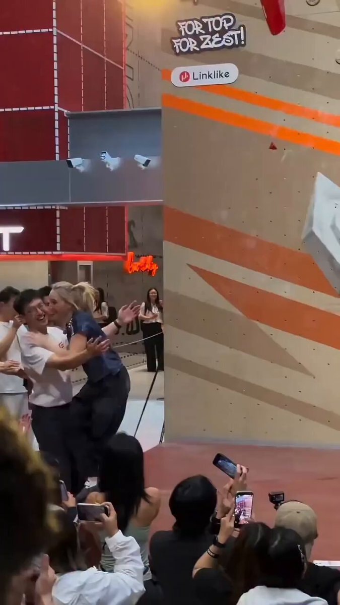 Janja Garnbret fan hug