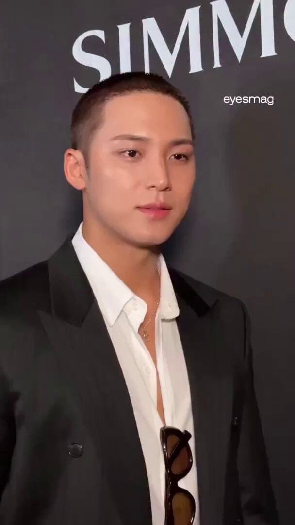 Mingyu buzzcut video
