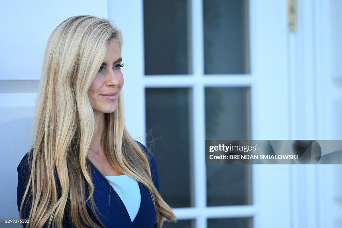 Katie Zacharia White House Press Secretary (photo 2 of 2)