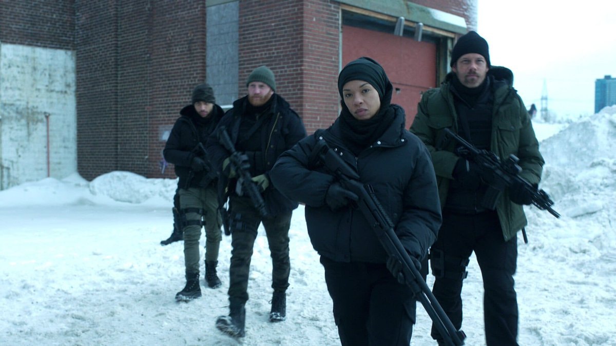 Netflix thriller scene (photo 3 of 4)