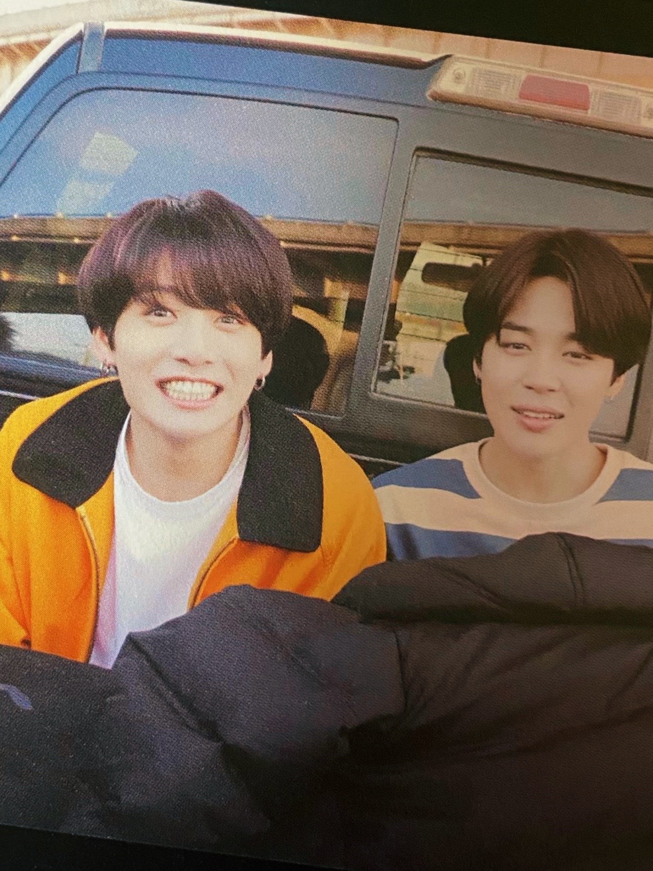 Jungkook and member moment 🥹 (photo 2 of 3)