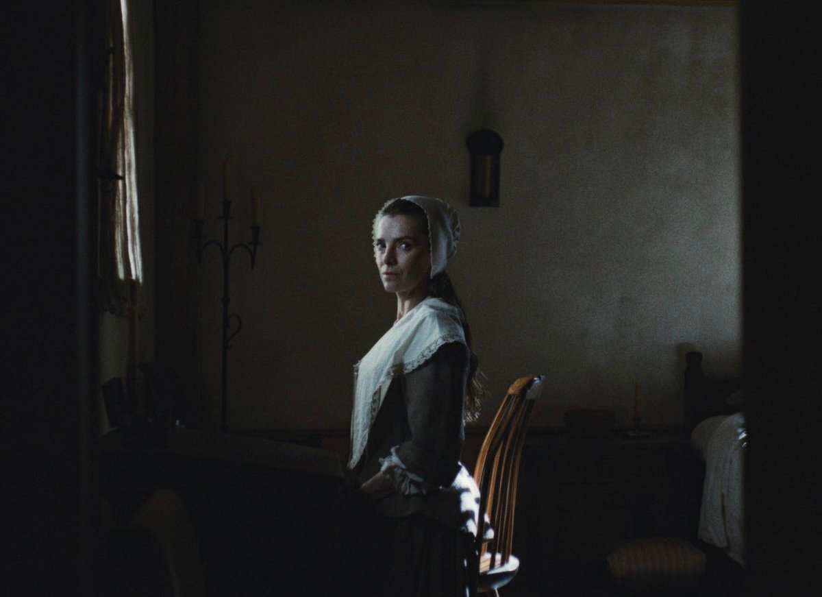Betty Gilpin Emmy win