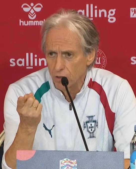 Cristiano Ronaldo serious expression training (photo 2 of 2)