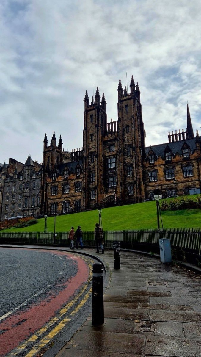 Edinburg Scotland park (photo 2 of 2)