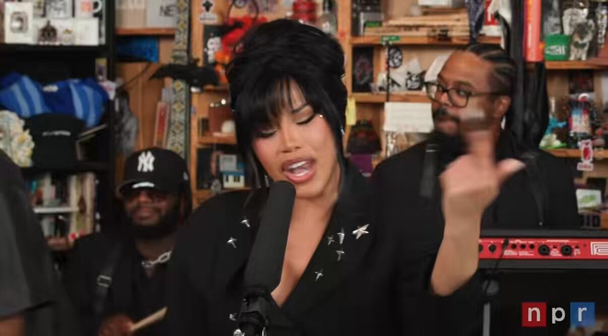 Cardi B performance crowd reaction
