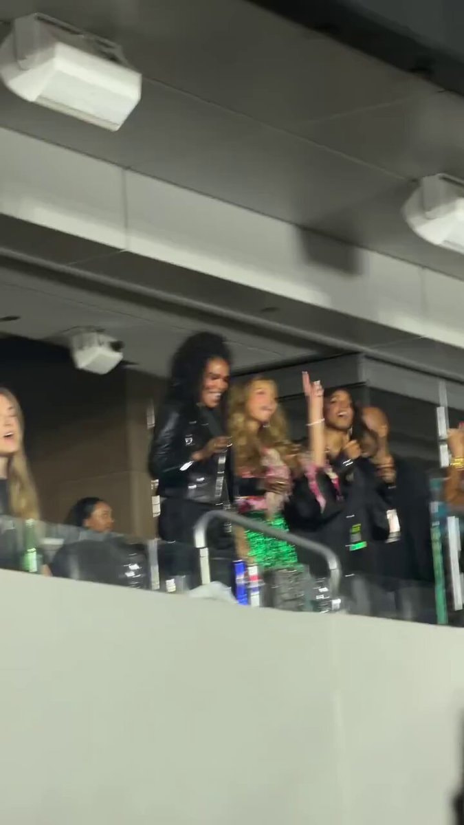 Destiny's Child reunite at Jay-Z concert