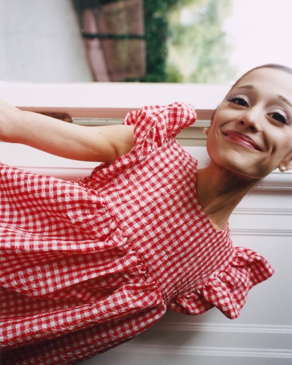 Ariana Grande fans worried