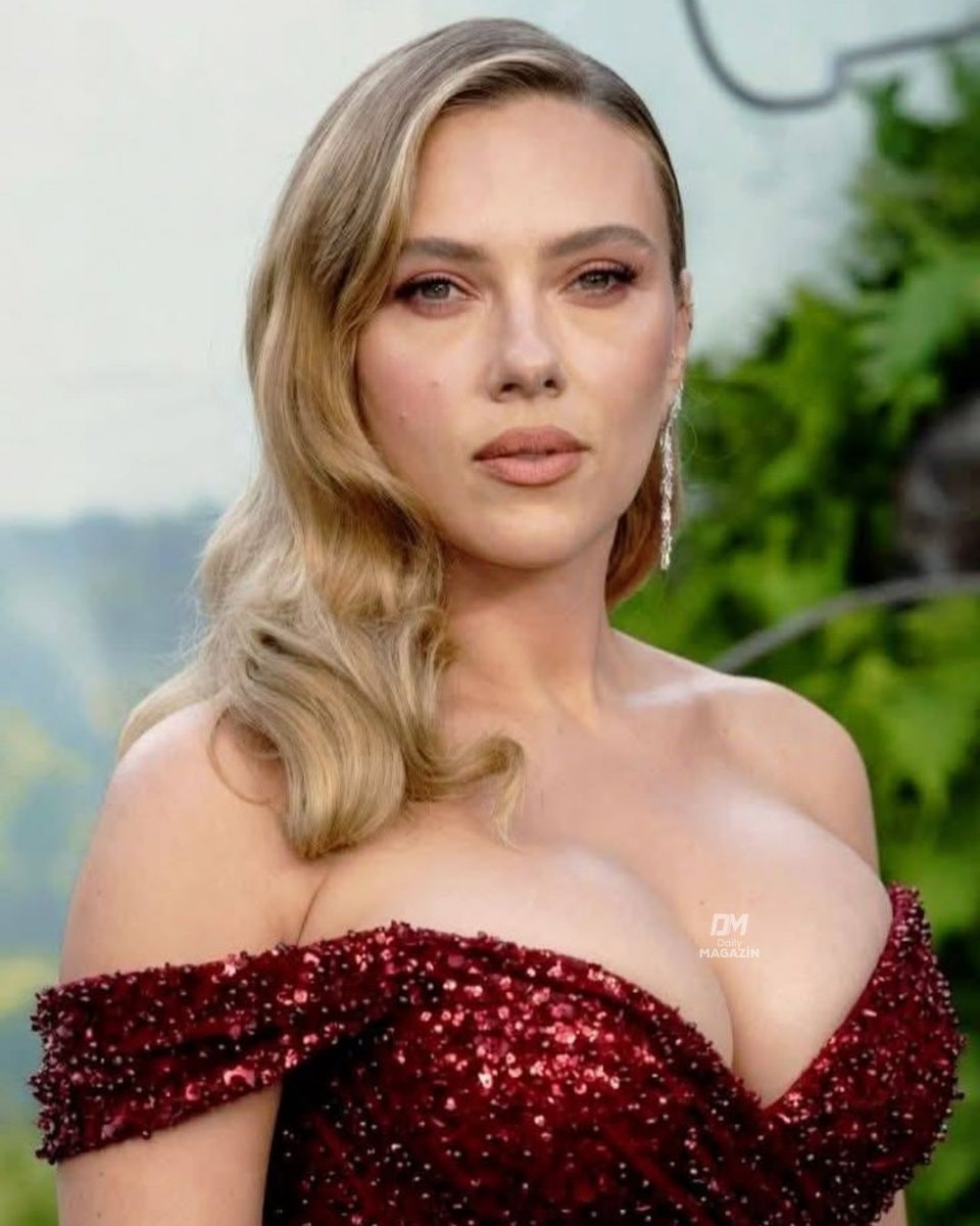 Scarlett Johansson beauty (photo 2 of 2)