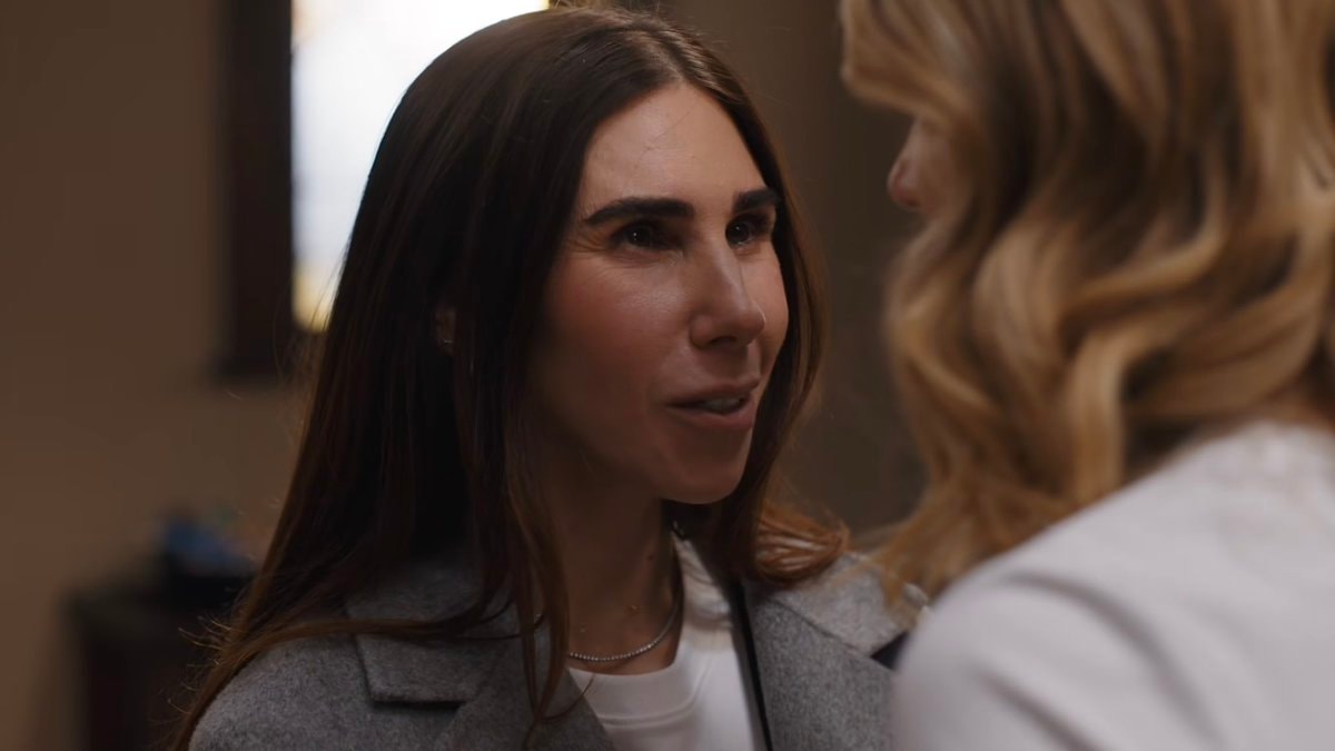 Zosia Mamet ADULTS Season 2 first look