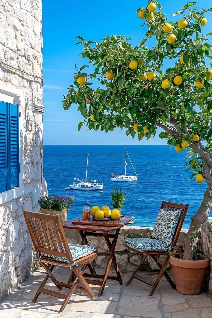 Capri coastal view (photo 2 of 4)