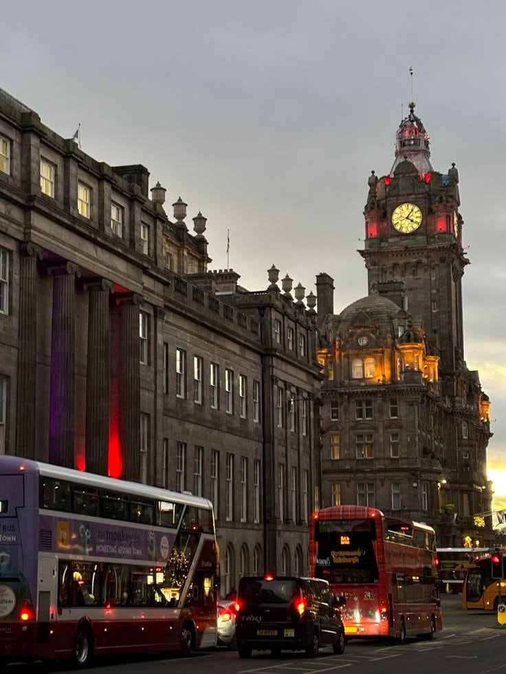 Edinburgh sunset colors