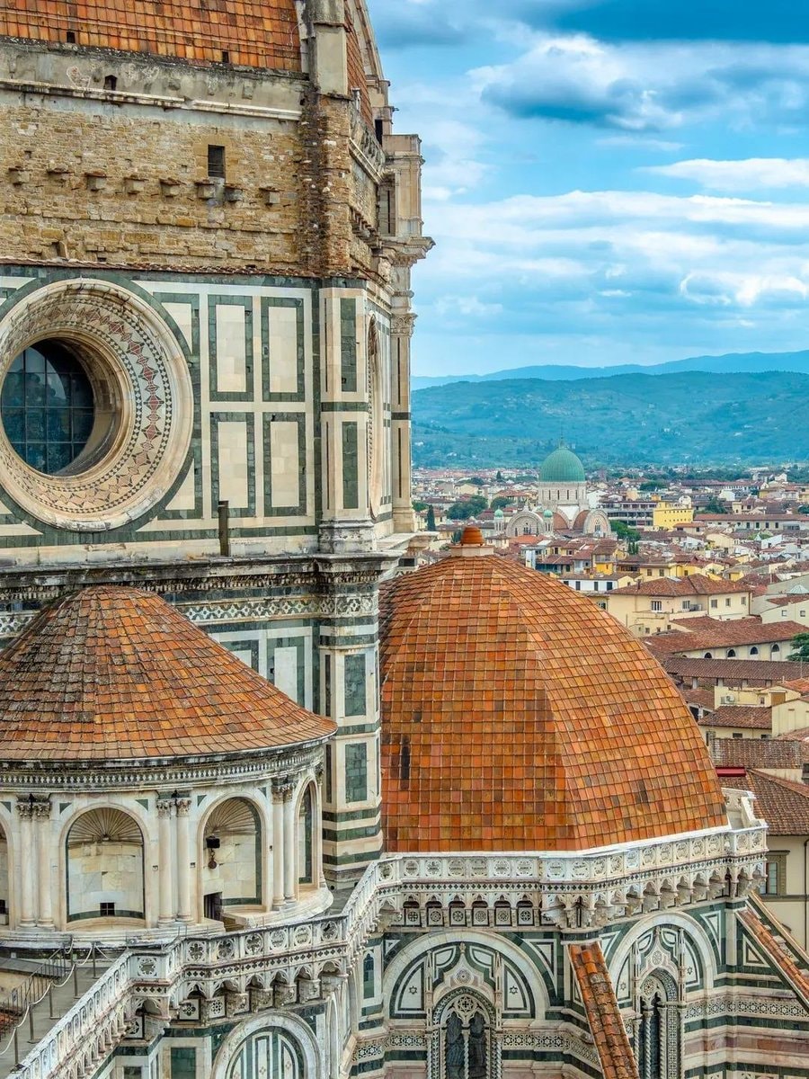 Florence Cathedral piazza (photo 2 of 2)