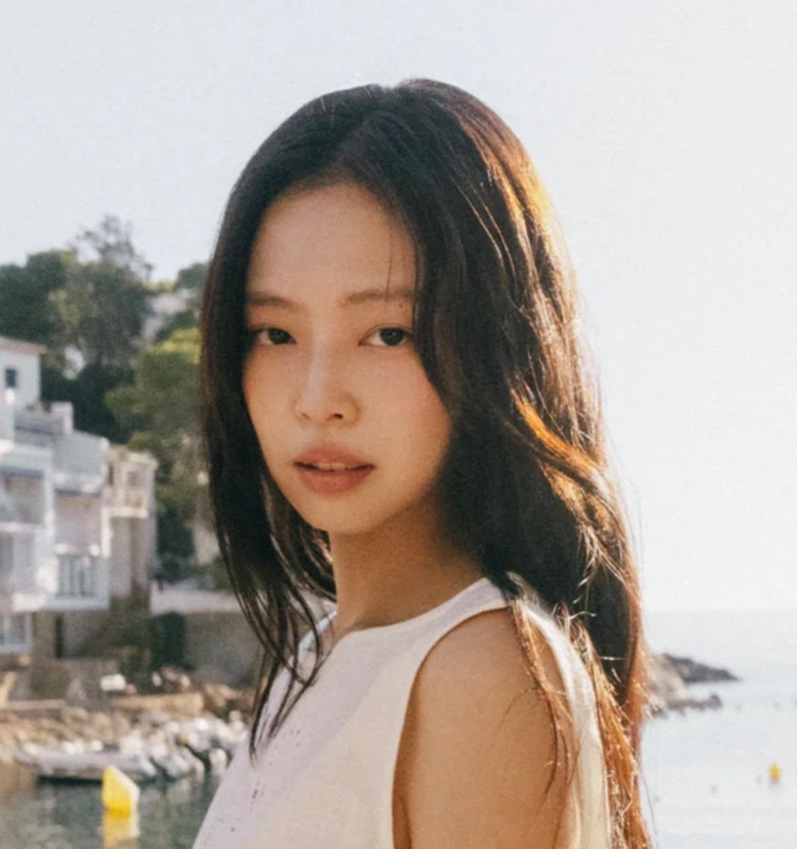 JENNIE Spotify Global debuts ranking (photo 1 of 2) JENNIE Spotify Global debuts ranking (photo 1 of 2)