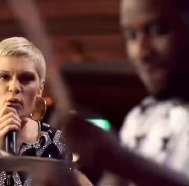 Jessie J Excuse My Rude throat singing