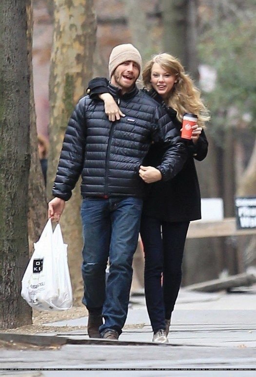 Taylor Swift Jake Gyllenhaal Brooklyn walk (photo 2 of 2)