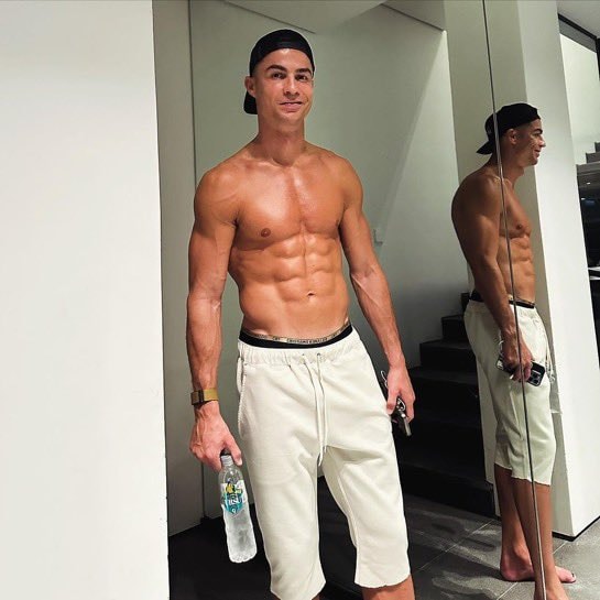 Ronaldo Nazario on Cristiano Ronaldo training mentality (photo 2 of 2)