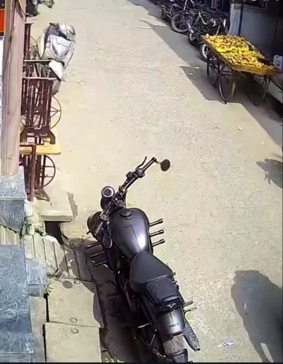 Parked bikes seats cut roadside vandalism