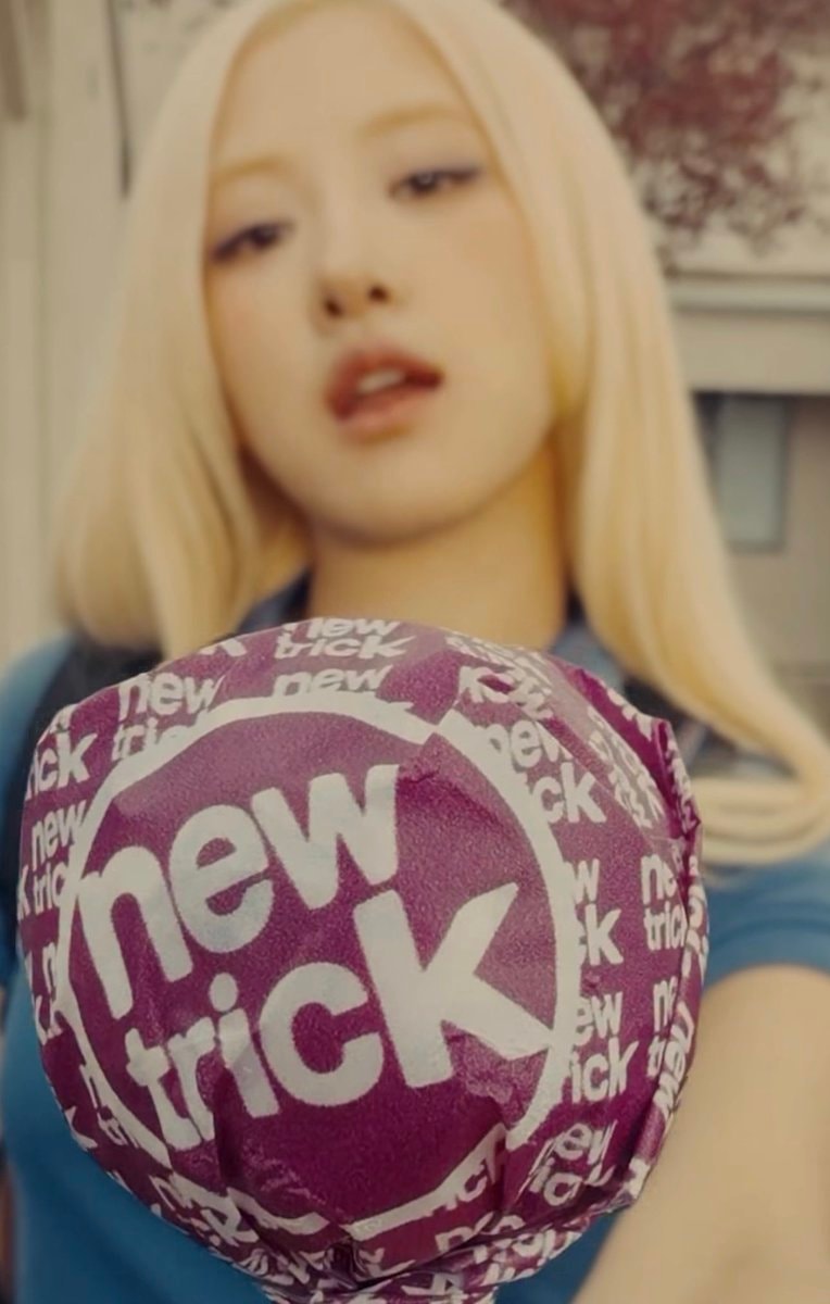 ROSÉ New Trick release