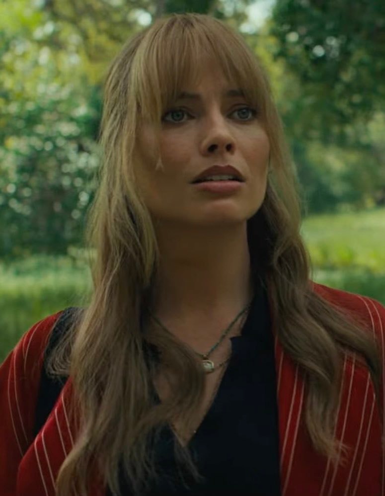 Margot Robbie Pirates of the Caribbean (photo 1 of 2)