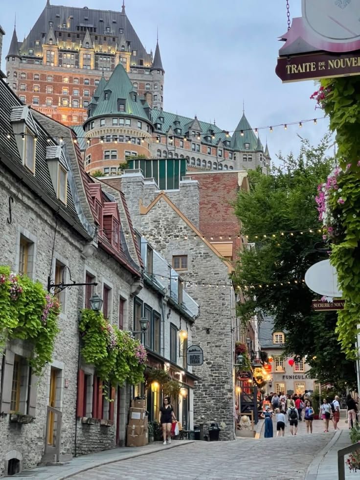 Quebec City square (photo 4 of 4)