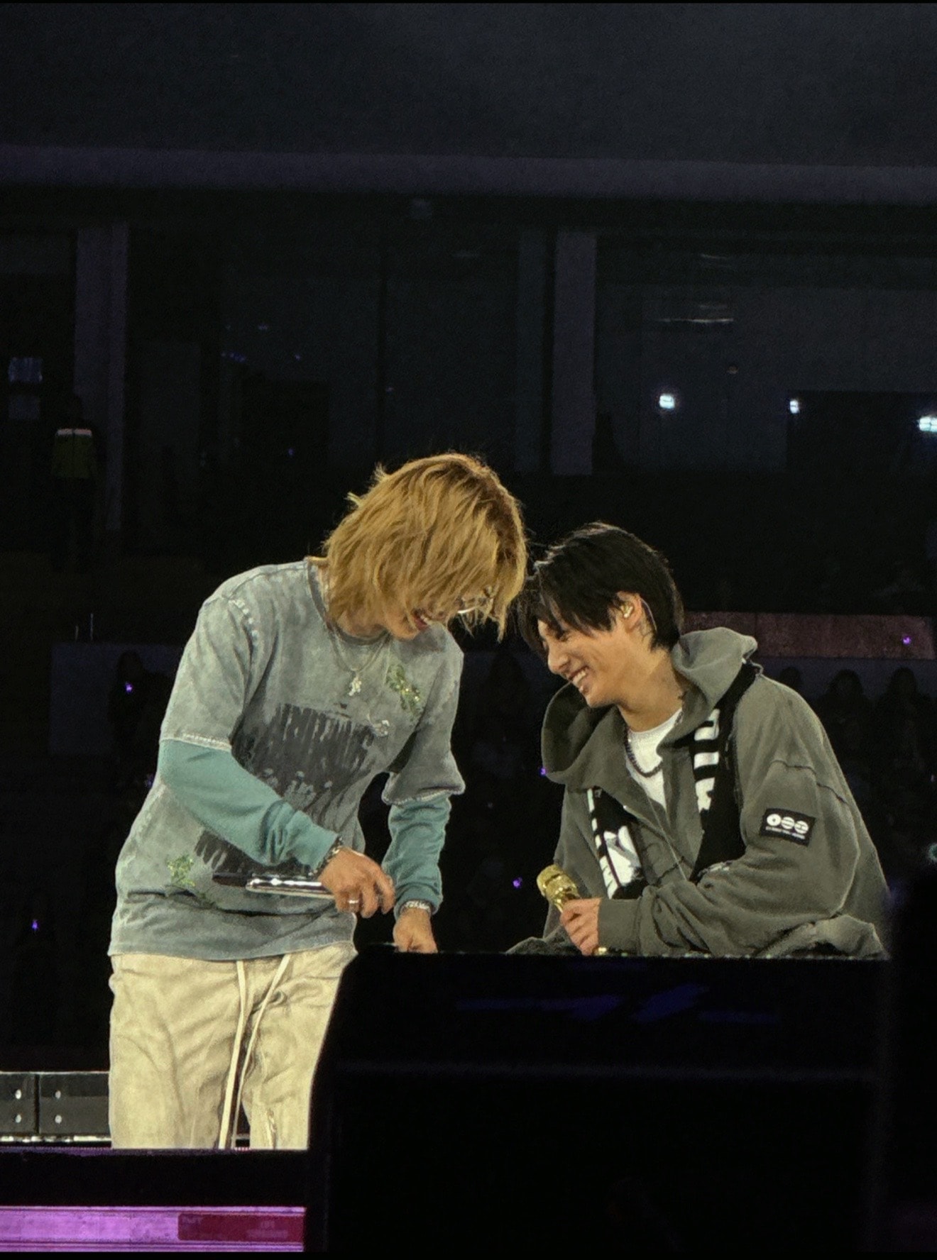 Jimin switching seats (photo 2 of 3)