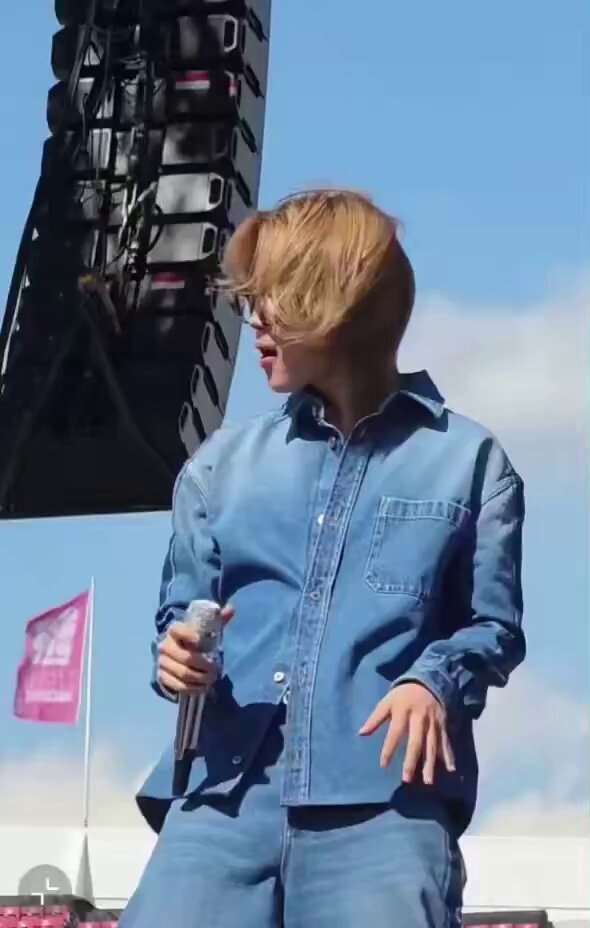 Park Jimin soundcheck appearance