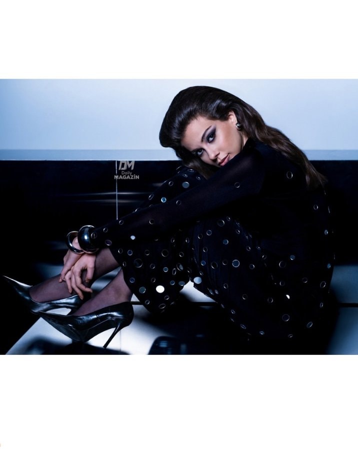 Deren Talu professional photoshoot (photo 2 of 2)