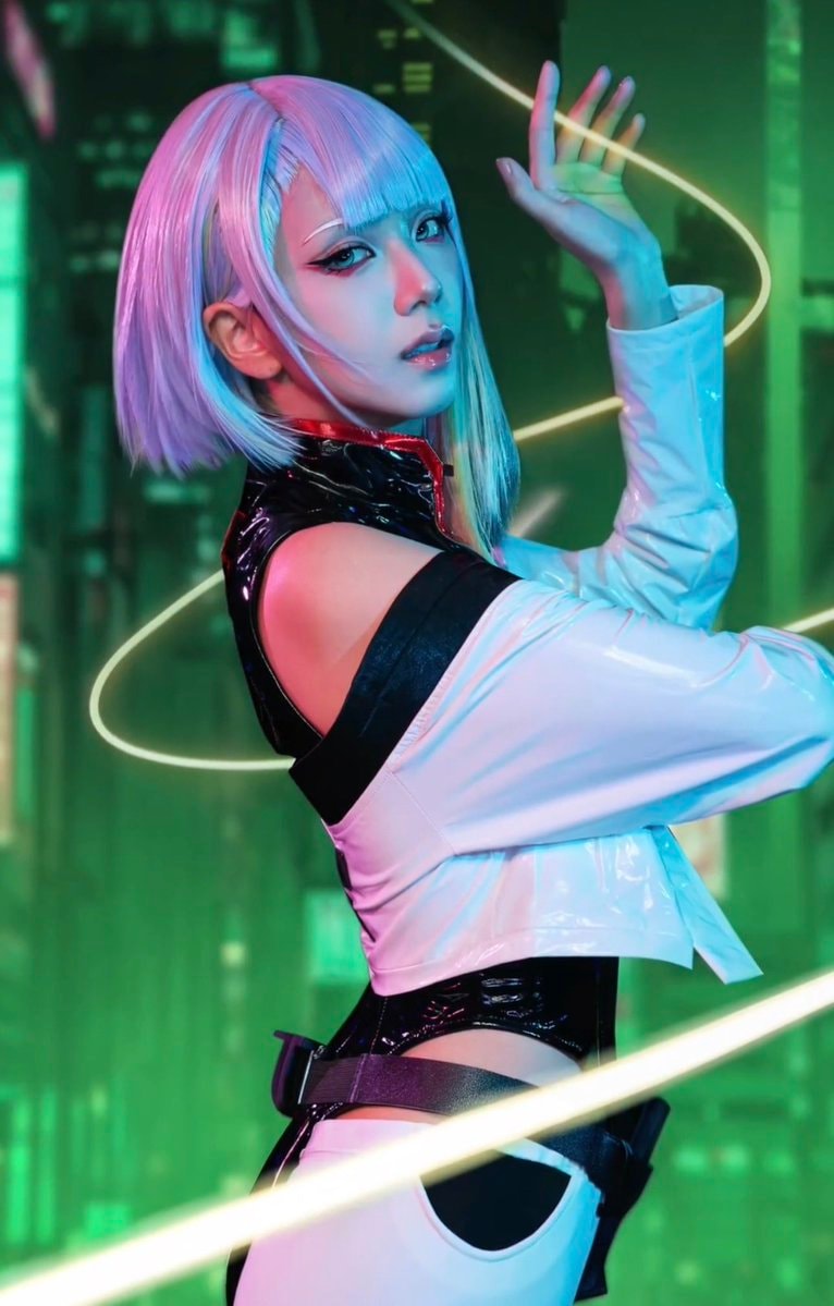 JISOO as Lucyna Kushinada