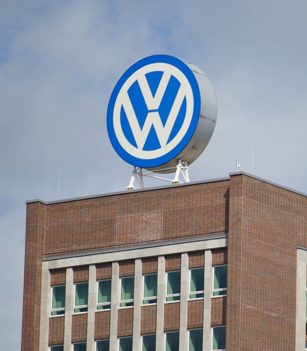 Volkswagen layoffs 100,000 employees (photo 1 of 2)