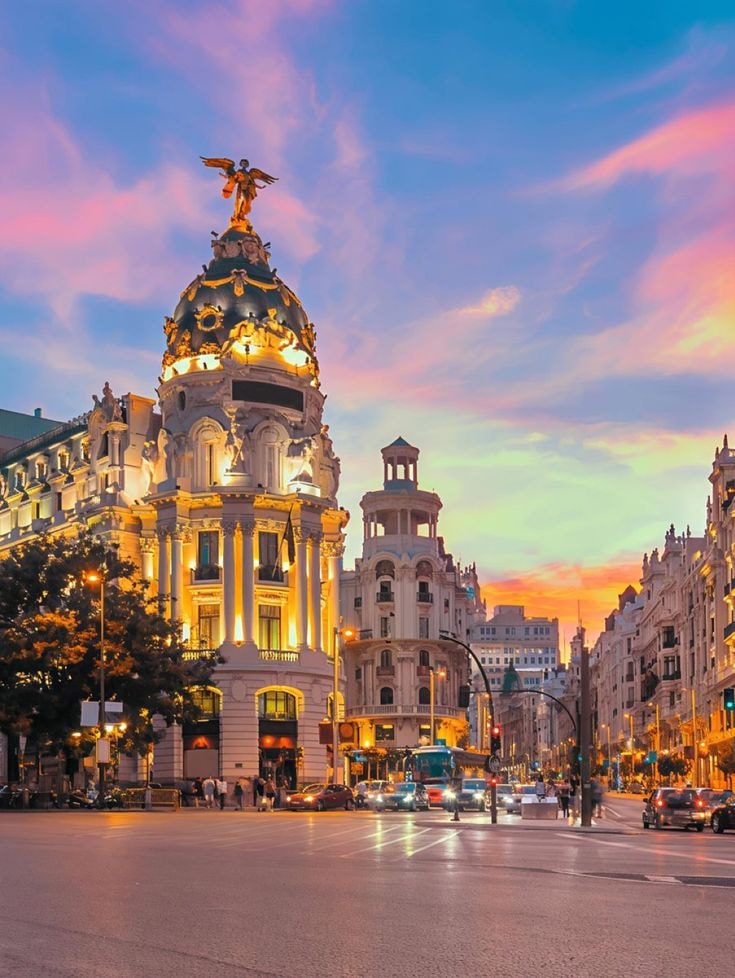 Gran Via Madrid at dusk 🇪🇸 (photo 2 of 3)