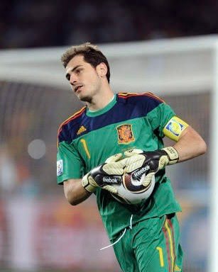 Cañizares aftershave injury 2002 World Cup (photo 2 of 2)