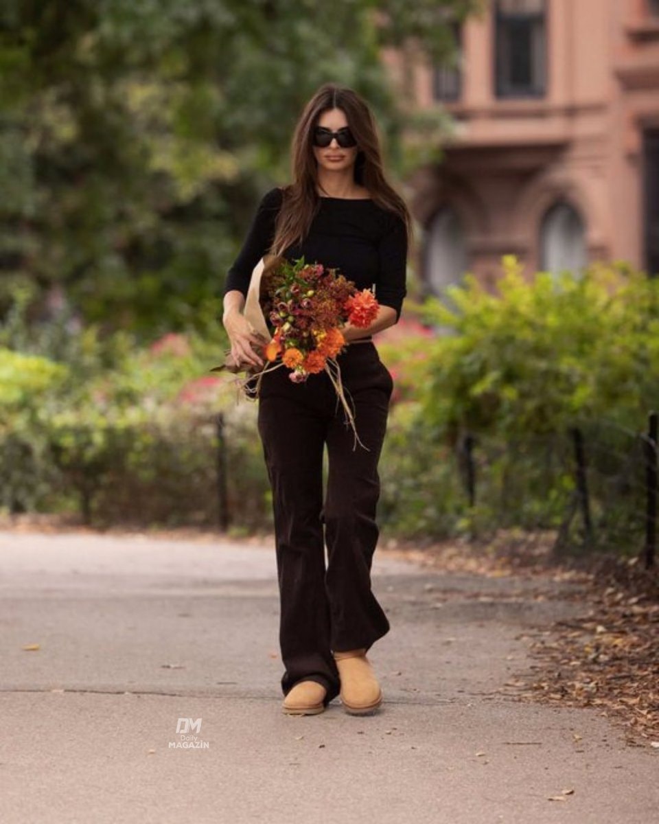 Emily Ratajkowski with flowers