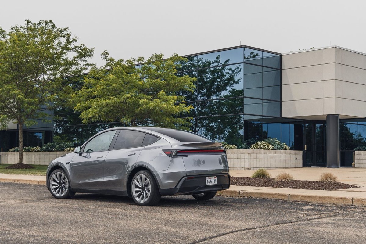 WSJ Daniyal tests Tesla Model Y FSD (photo 1 of 2)