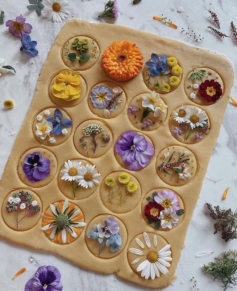Flower cookies (photo 2 of 2)