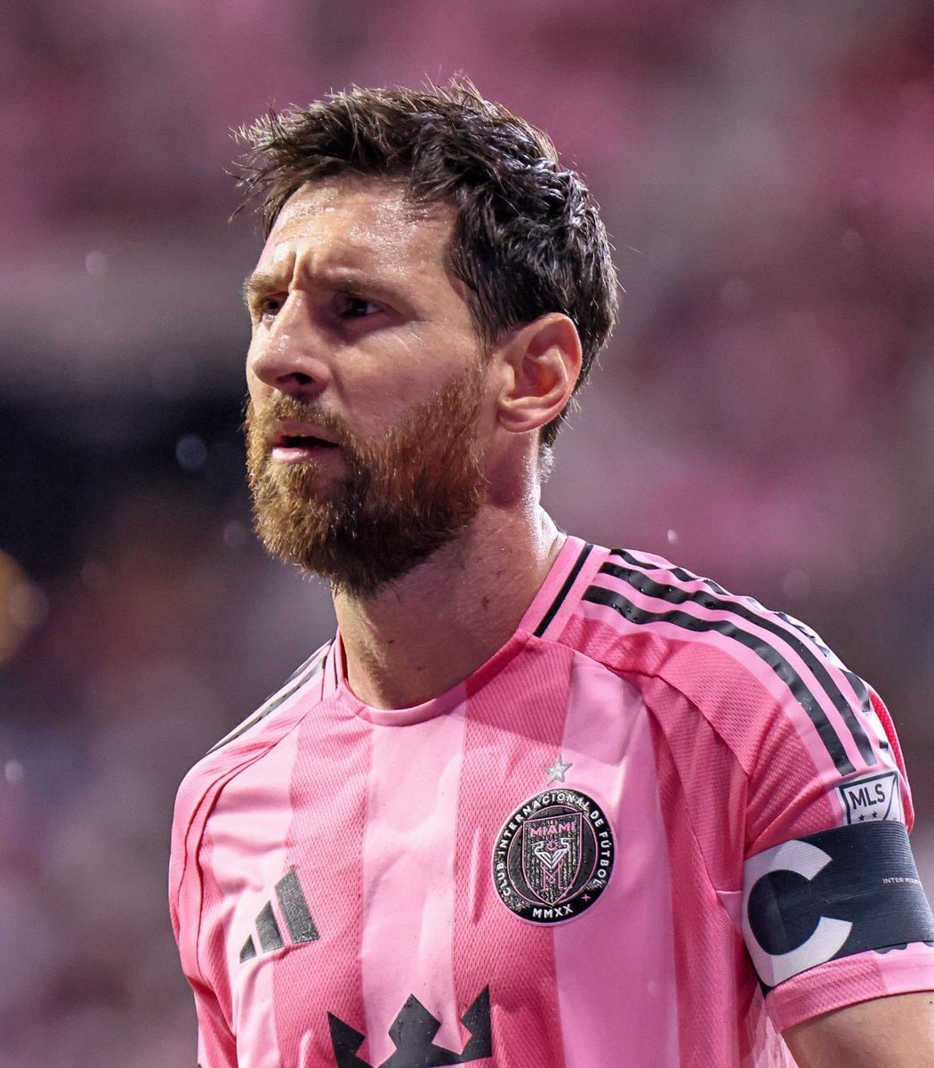 Lionel Messi CD Eldense ownership (photo 2 of 2)