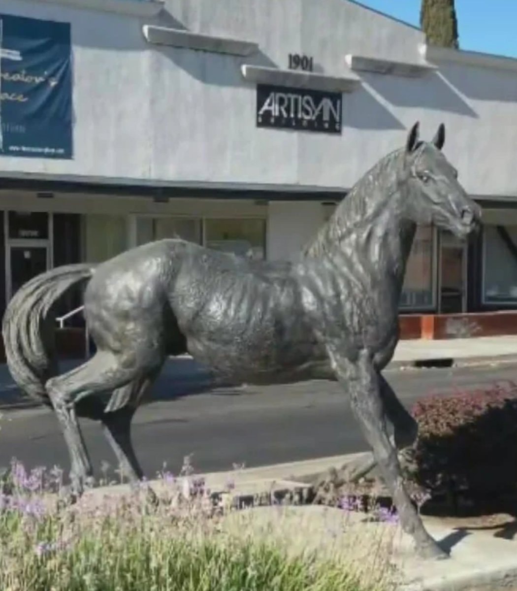 1886 Kentucky Derby horse statue theft (photo 2 of 2) 1886 Kentucky Derby horse statue theft (photo 2 of 2)