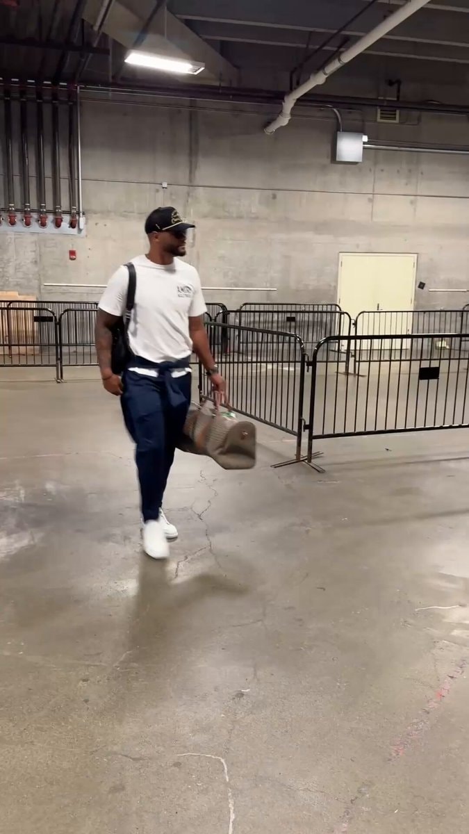 Dam Prescott arrives for Cowboys vs Seahawks
