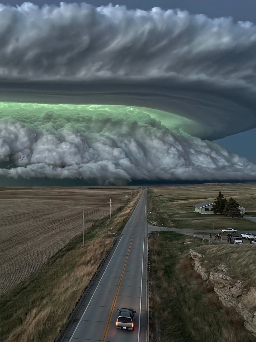 Storm chasers Kansas Great Plains