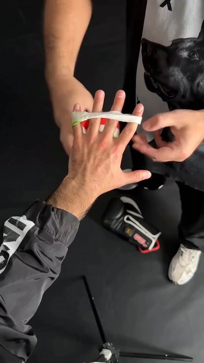 boxing hand wrapping