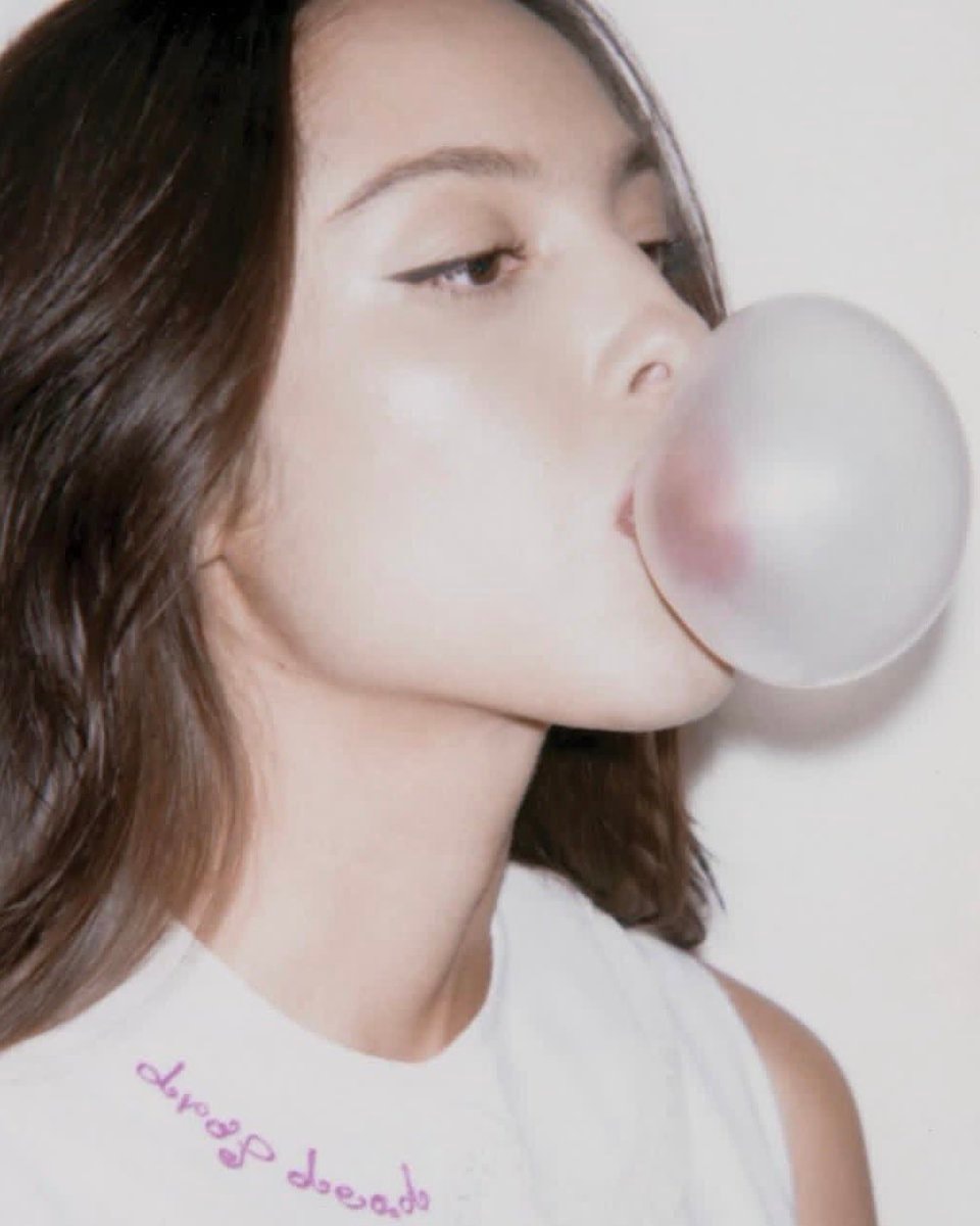 Olivia Rodrigo drop dead 400 million streams (photo 1 of 2)