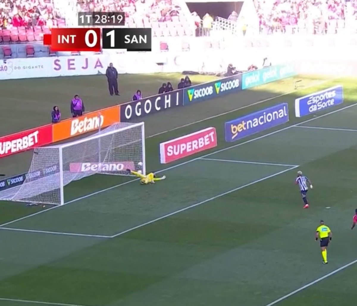 Gabigol penalty goal Santos (photo 2 of 2)