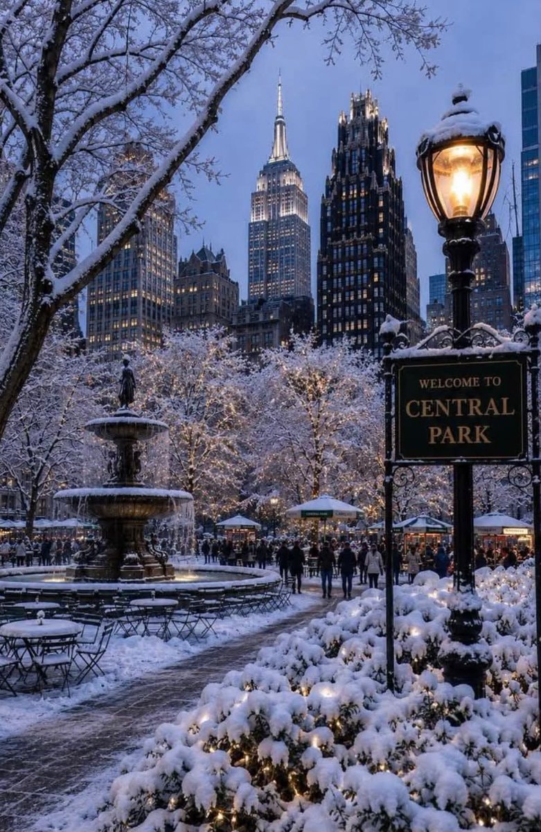 New York City street scene (photo 2 of 4)