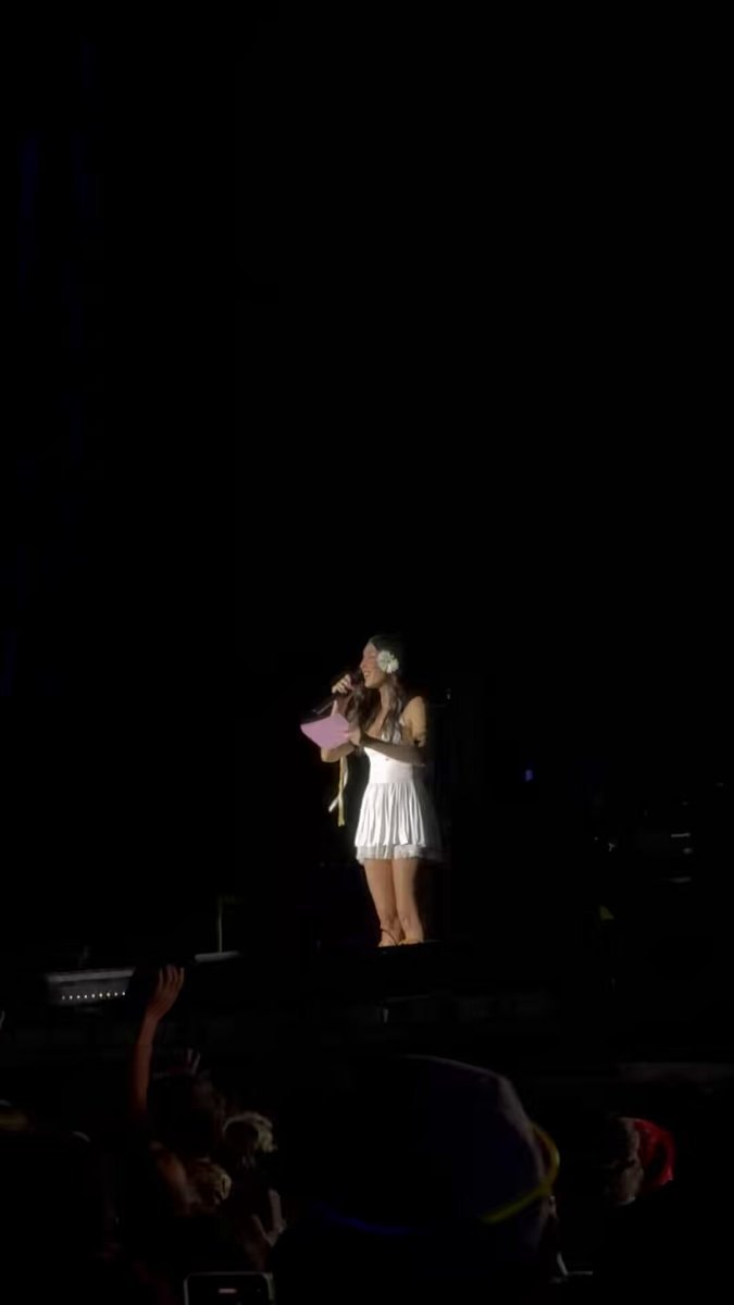 Olivia Rodrigo at Daisy Chain Fields