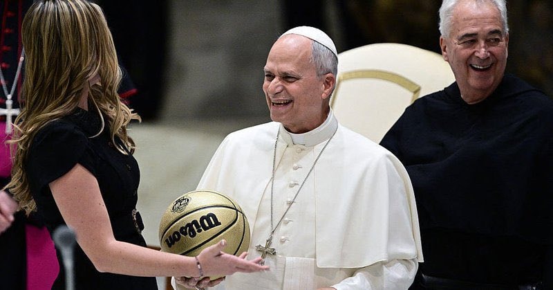 Pope Leo XIV meets Villanova and Notre Dame