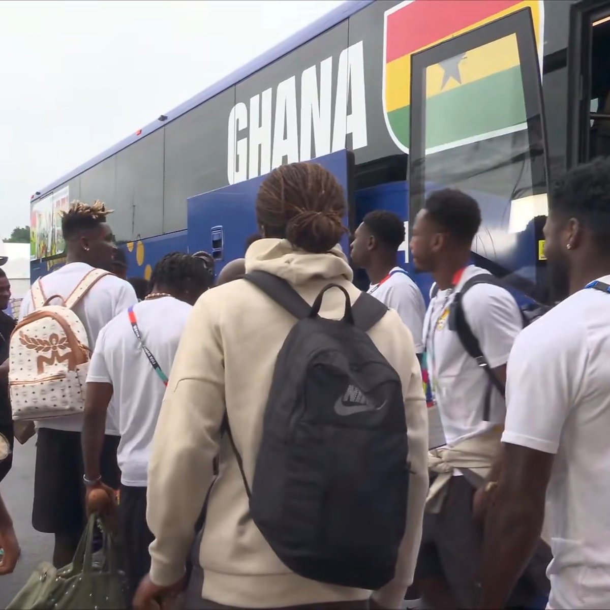 Ghana Black Stars arrive at stadium for England friendly 🔥 (photo 2 of 2)