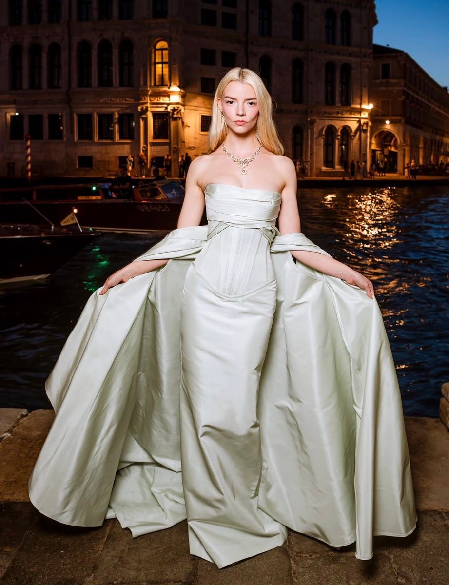 Anya Taylor-Joy Venice Tiffany (photo 2 of 2)