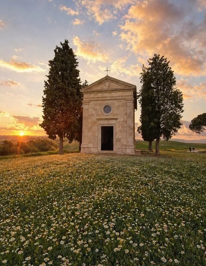 Tuscany Italy Beetle Drive (photo 3 of 4)