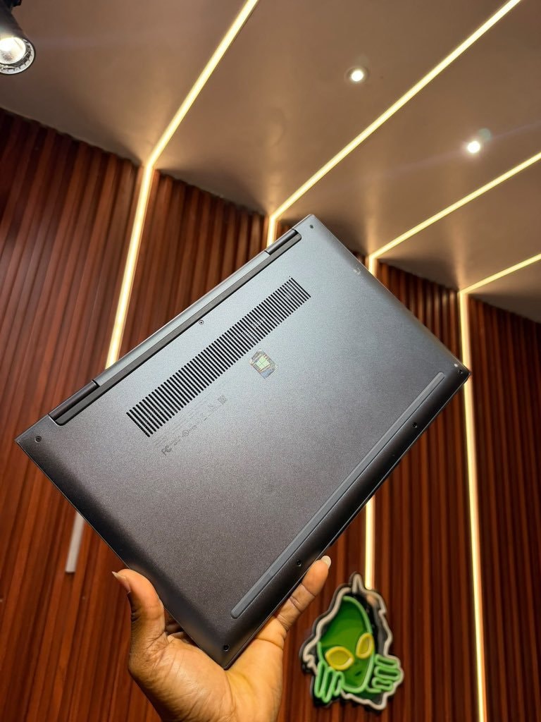 Lenovo Yoga 7i specs and price (photo 3 of 4) Lenovo Yoga 7i specs and price (photo 3 of 4)