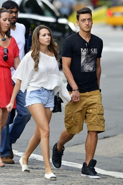 Mesut Özil and Mandy Capristo New York (photo 2 of 2)